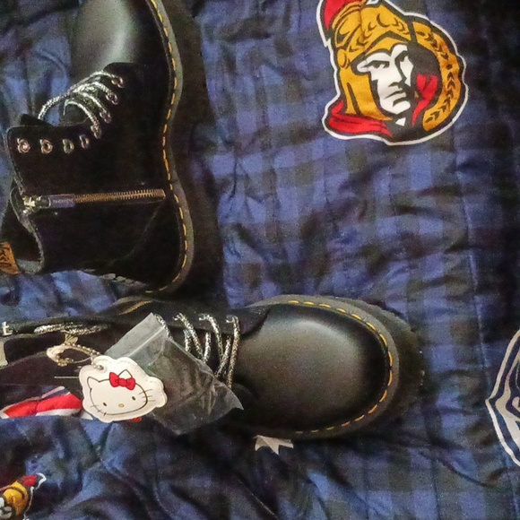 Hello kitty black combat boots sz us 6 - Picture 5 of 5
